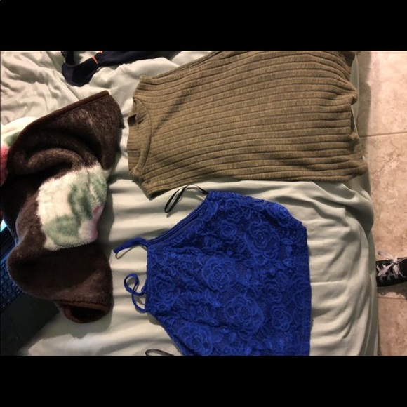 Crop tops - Picture 2 of 2